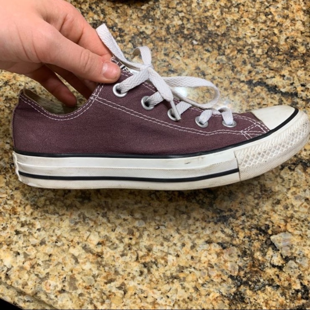 Maroon converse